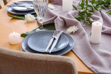 Restoranda güzel bir masa.