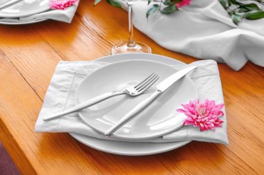 Restoranda güzel bir masa.