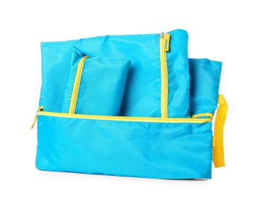 Beyaz arkaplandaki eşyalar için seyahat düzenleyicileri