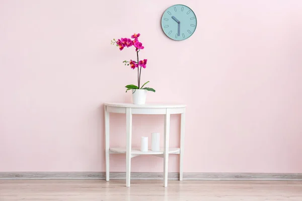 Table Houseplant Color Wall Room — Stock Photo, Image