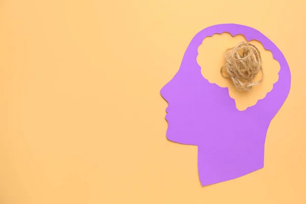 人間の頭の色の背景にスレッドです 神経学の概念 — ストック写真