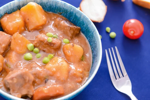 Bowl Tasty Beef Stew Table Closeup — Stock Photo, Image