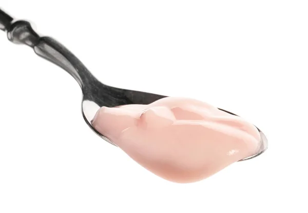 Spoon Med Jordgubbsyoghurt Vit Bakgrund — Stockfoto