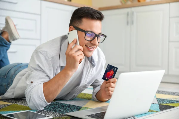 Man Laptop Booking Tickets Online Home — Stock Photo, Image