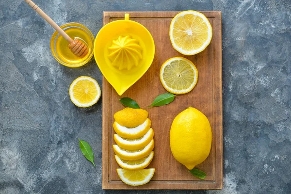 Composition Lemons Honey Grey Background — Stock Photo, Image