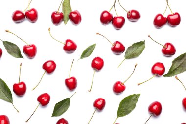 Beyaz arka planda olgun tatlı kiraz