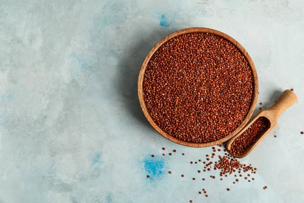 Miska Miarka Zdrową Quinoa Tle Koloru — Zdjęcie stockowe