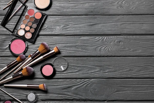Set Makeup Brushes Cosmetics Wooden Background — Stock Photo, Image