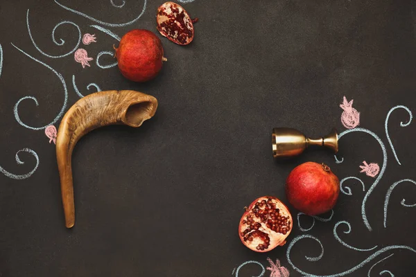 Rosh Hashanah (Yahudi Yeni Yılı) için koyu arkaplan kompozisyonu