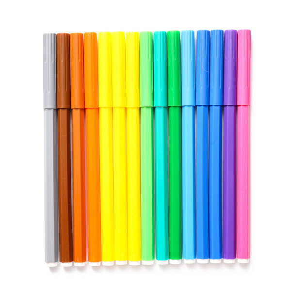 красочные ручки на белом фоне