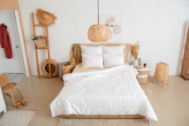 Modern yatak odasının iç dekorasyonu.