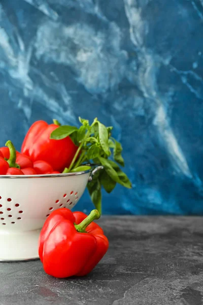 Colander Red Bell Pepper Table — Stock Photo, Image