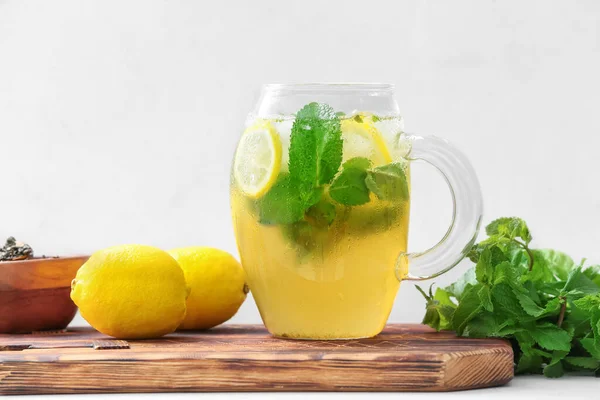 Jug Tasty Cold Ice Tea Table — Stock Photo, Image