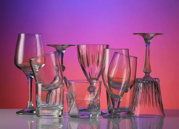 Empty Glasses Color Background — Stock Photo, Image