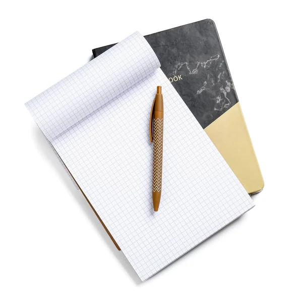 ノートブックとペンの白い背景 — ストック写真