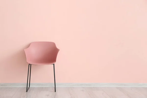 Cadeira Moderna Perto Parede Cor — Fotografia de Stock