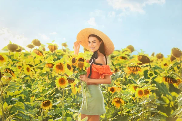 Beautiful Young Woman Sunflower Field — Stock Photo, Image