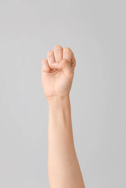 Hand Zeigt Den Buchstaben Auf Grauem Hintergrund Zeichensprache Alphabet — Stockfoto