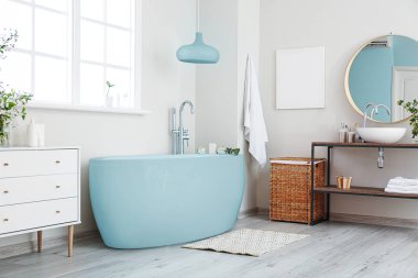 Modern banyo küveti şık iç mekanlarda.