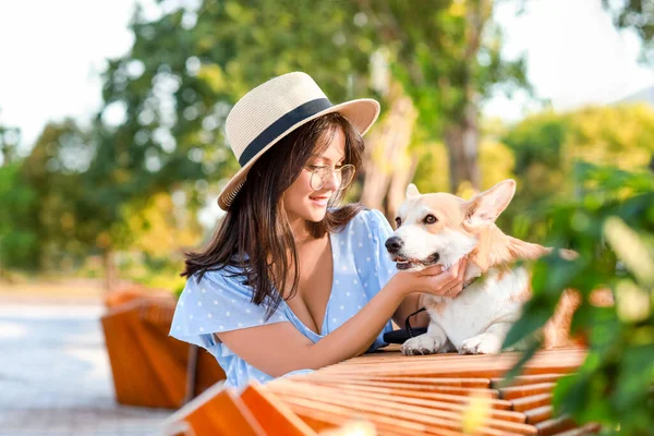 Woman Cute Corgi Dog Walking Outdoors — Stock Photo, Image