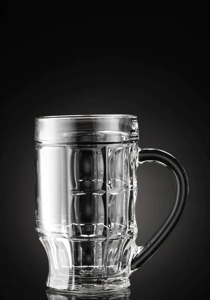 Empty Glass Mug Dark Background — Stock Photo, Image