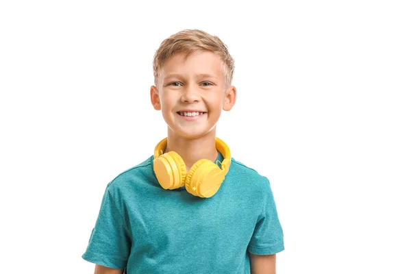 Niño Pequeño Con Auriculares Sobre Fondo Blanco —  Fotos de Stock