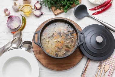 Lezzetli pirinç çorbası.