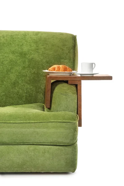 白い背景にアームレストテーブルのソファ — ストック写真
