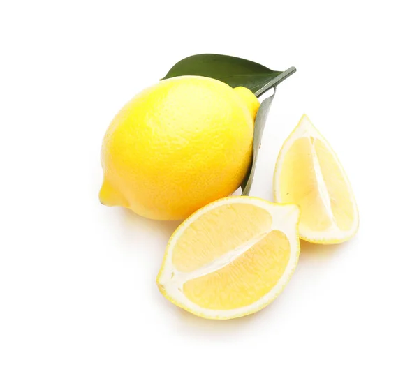 Maturare Limoni Sfondo Bianco — Foto Stock