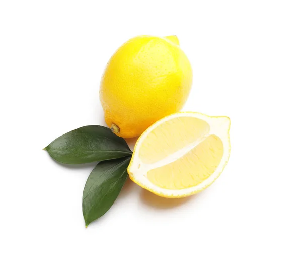 Maturare Limoni Sfondo Bianco — Foto Stock