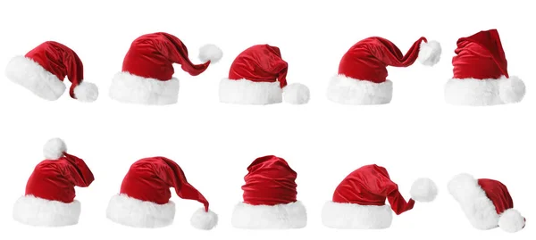 Sombreros Santa Claus Sobre Fondo Blanco — Foto de Stock