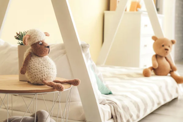 Cuddly Sheep Table Children Room — Stock Photo, Image
