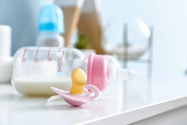 Bottle Milk Baby Pacifier Table — Stock Photo, Image