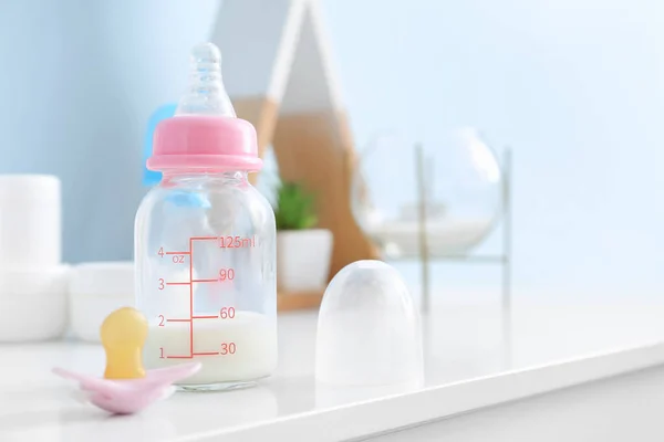 Bottle Milk Baby Pacifier Table — Stock Photo, Image