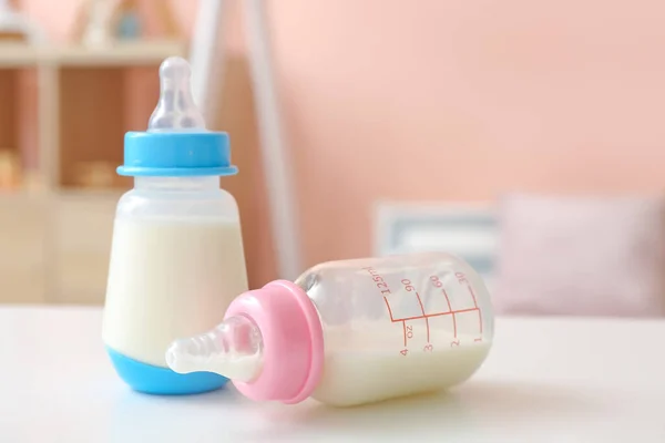 Botellas Leche Para Bebé Habitación — Foto de Stock