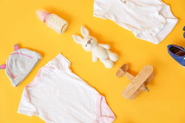 Set Von Baby Accessoires Auf Farbigem Hintergrund — Stockfoto