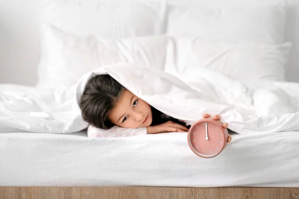 Little Girl Suffering Sleep Disorder Alarm Clock Bedroom — Stock Photo, Image