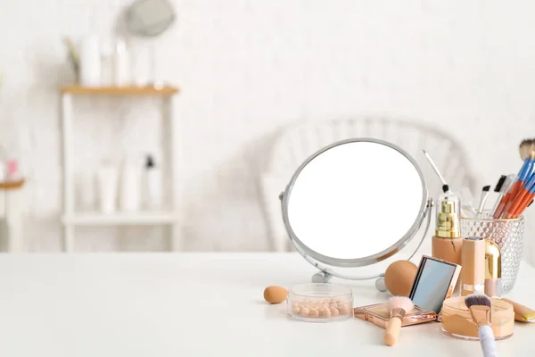 Set Decorative Cosmetics Mirror Dressing Table — Stock Photo, Image