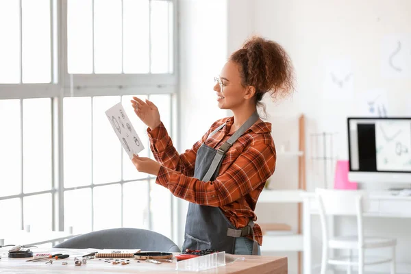 Female Jewelry Designer Working Office — Stock Photo, Image