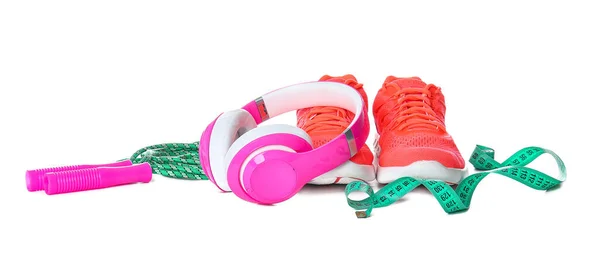 Spor Ayakkabılar Mezura Atlama Ipi Kulaklıklar Beyaz Arka Planda — Stok fotoğraf