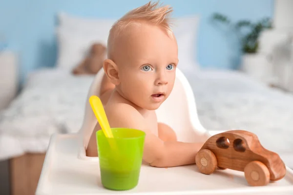 Bebê Bonito Com Brinquedo Casa — Fotografia de Stock