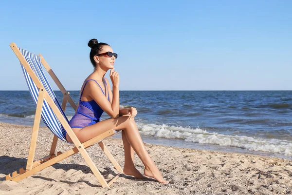 Beautiful Young Woman Swimsuit Sea Beach — Stock Photo, Image