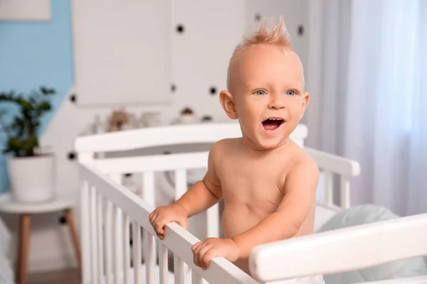 Bebé Bonito Cama Casa — Fotografia de Stock