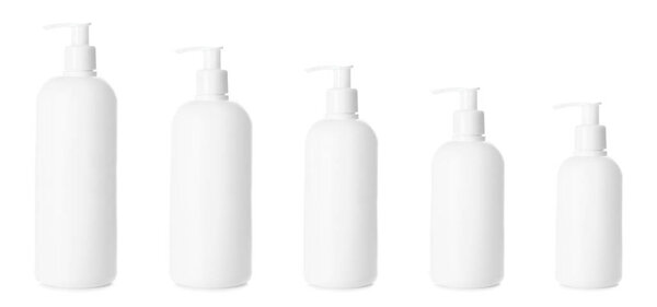 Косметические продукты в бутылках разных размеров на белом фоне