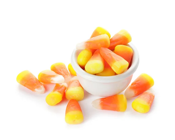 Cuenco Con Deliciosos Caramelos Para Halloween Sobre Fondo Blanco —  Fotos de Stock