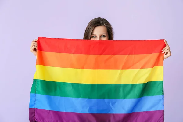 Jeune Femme Avec Drapeau Lgbt Sur Fond Couleur — Photo