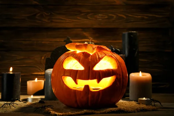 Calabaza Halloween Tallada Velas Sobre Fondo Oscuro — Foto de Stock