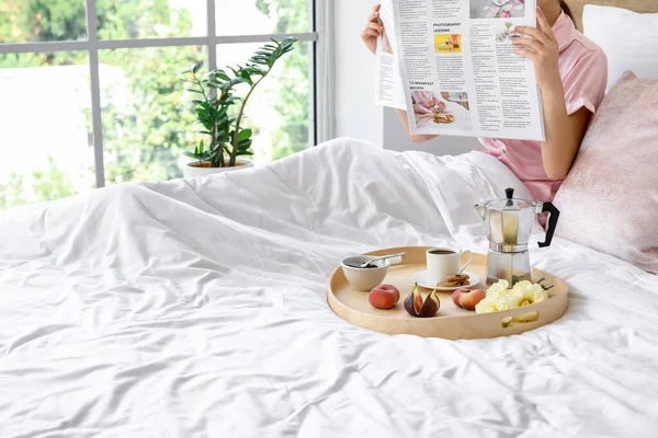 Tray Tasty Breakfast Bed Young Woman — Stock Photo, Image