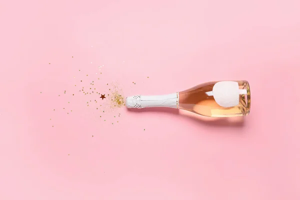Bottiglia Champagne Brillantini Sfondo Colori Festeggiamenti Capodanno — Foto Stock
