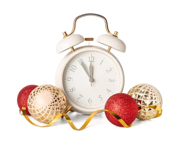 Alarm Saati Beyaz Arkaplanda Noel Dekoru — Stok fotoğraf